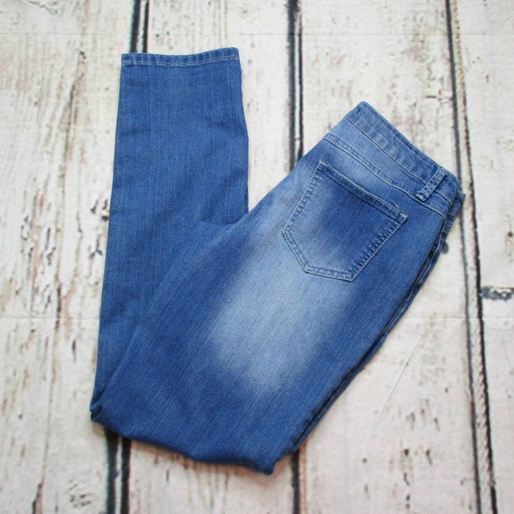 Elite Juniors Destroyed Distressed Boyfriend Jeans - Picture 5 of 6